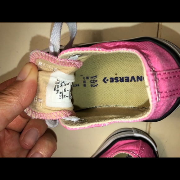 Pink Converse - Picture 3 of 4